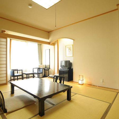 Spa & Resort Hotel Akinomiyasanso Akita Exteriör bild