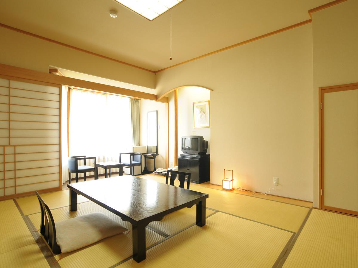 Spa & Resort Hotel Akinomiyasanso Akita Exteriör bild